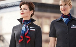 Nghi vấn đồng phục khiến nhân viên American Airlines ốm yếu